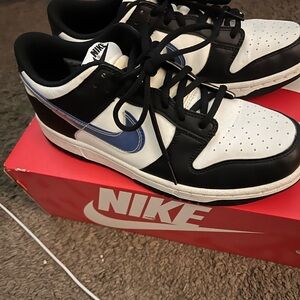 Nike Black and Blue Athletic Shoes Big Kids Size 7 Women’s Size 8